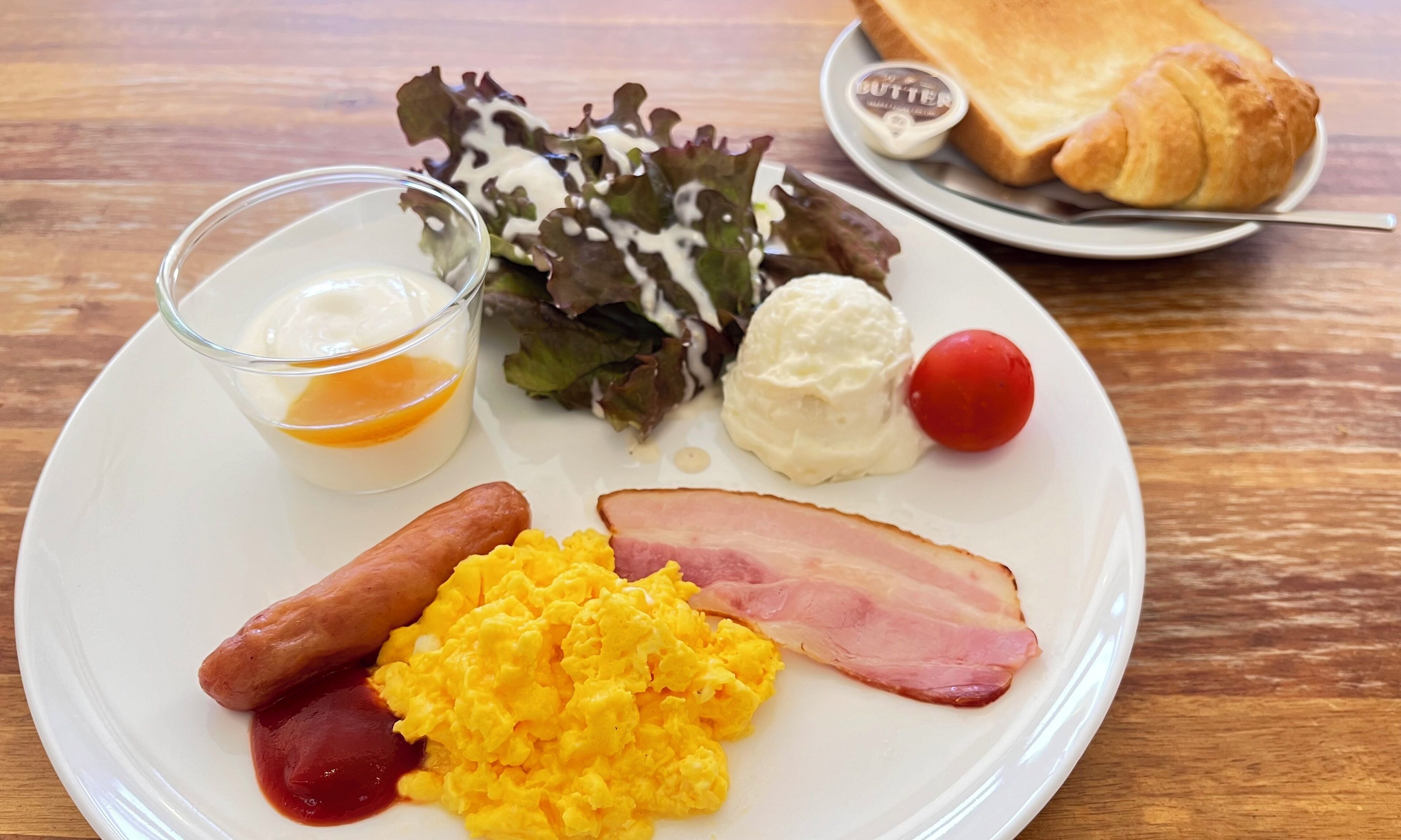 daily self-service breakfast (jpy 550 per person)