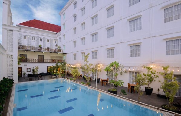 Alberca al aire libre 