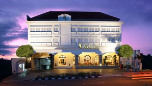 Exterior detail - D'Senopati Malioboro Grand Hotel (Yogyakarta)
