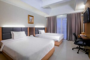 Superior Double or Twin Room | In-room safe, desk, free WiFi - D'Senopati Malioboro Grand Hotel (Yogyakarta)