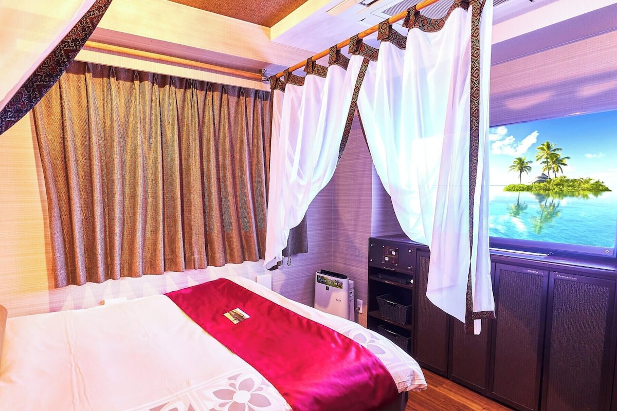 Premium bedding, soundproofing, free WiFi, bed sheets