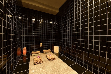 Premium Twin Room, with Free All-you-can-drink Alcohol, Non Smoking | Room amenity