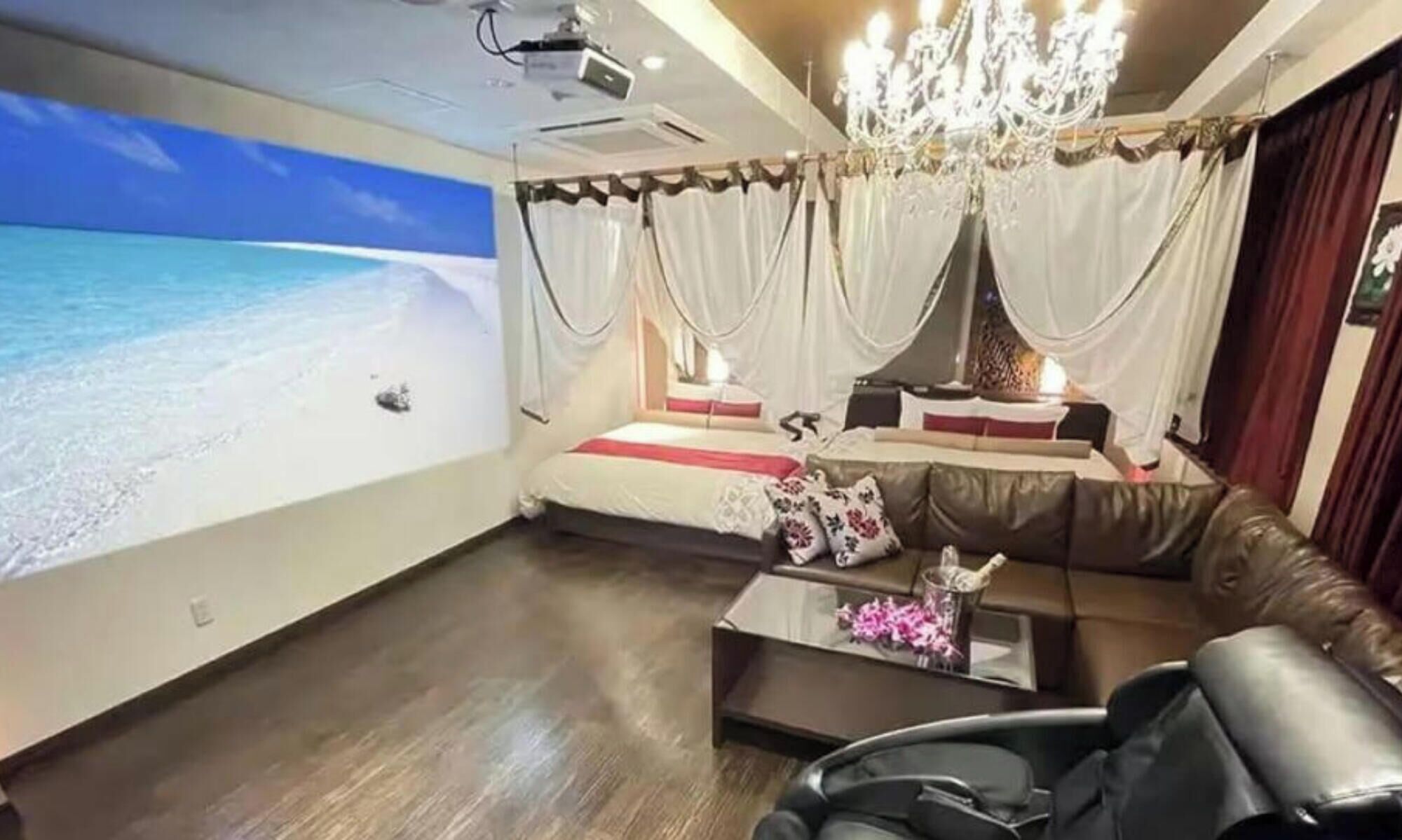 Premium bedding, soundproofing, free WiFi, bed sheets