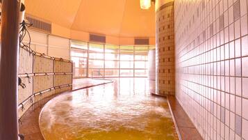 Indoor spa tub
