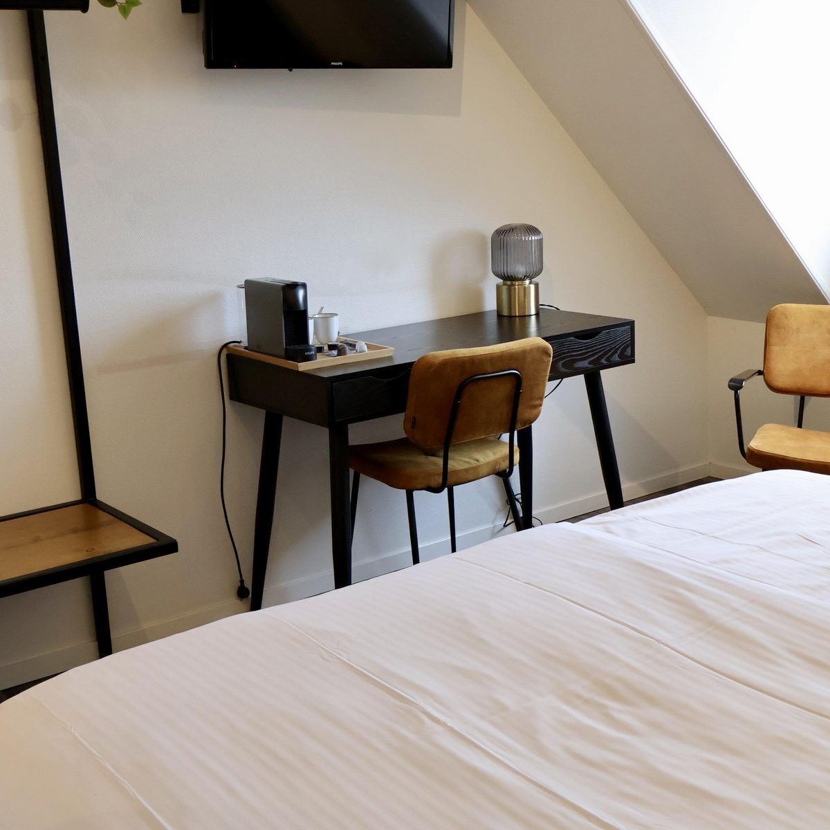 economy twin room | 1 bedroom, in-room safe, desk, free wifi