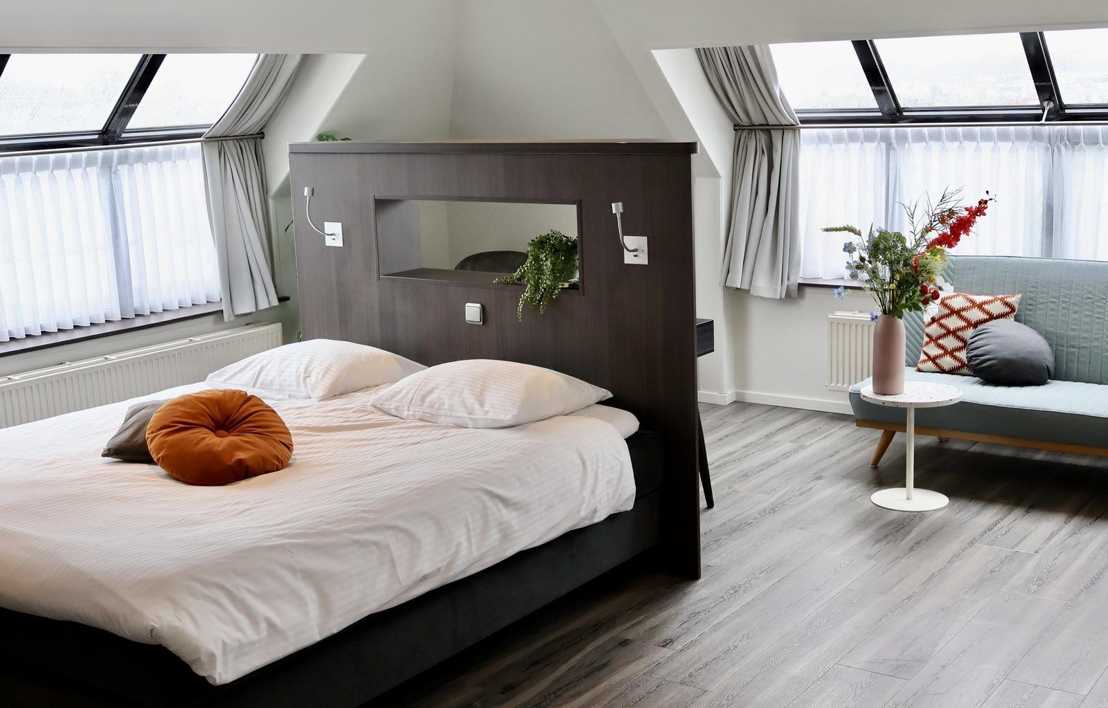 Tweepersoonskamer, bad | Een kluis op de kamer, een bureau, gratis wifi, beddengoed