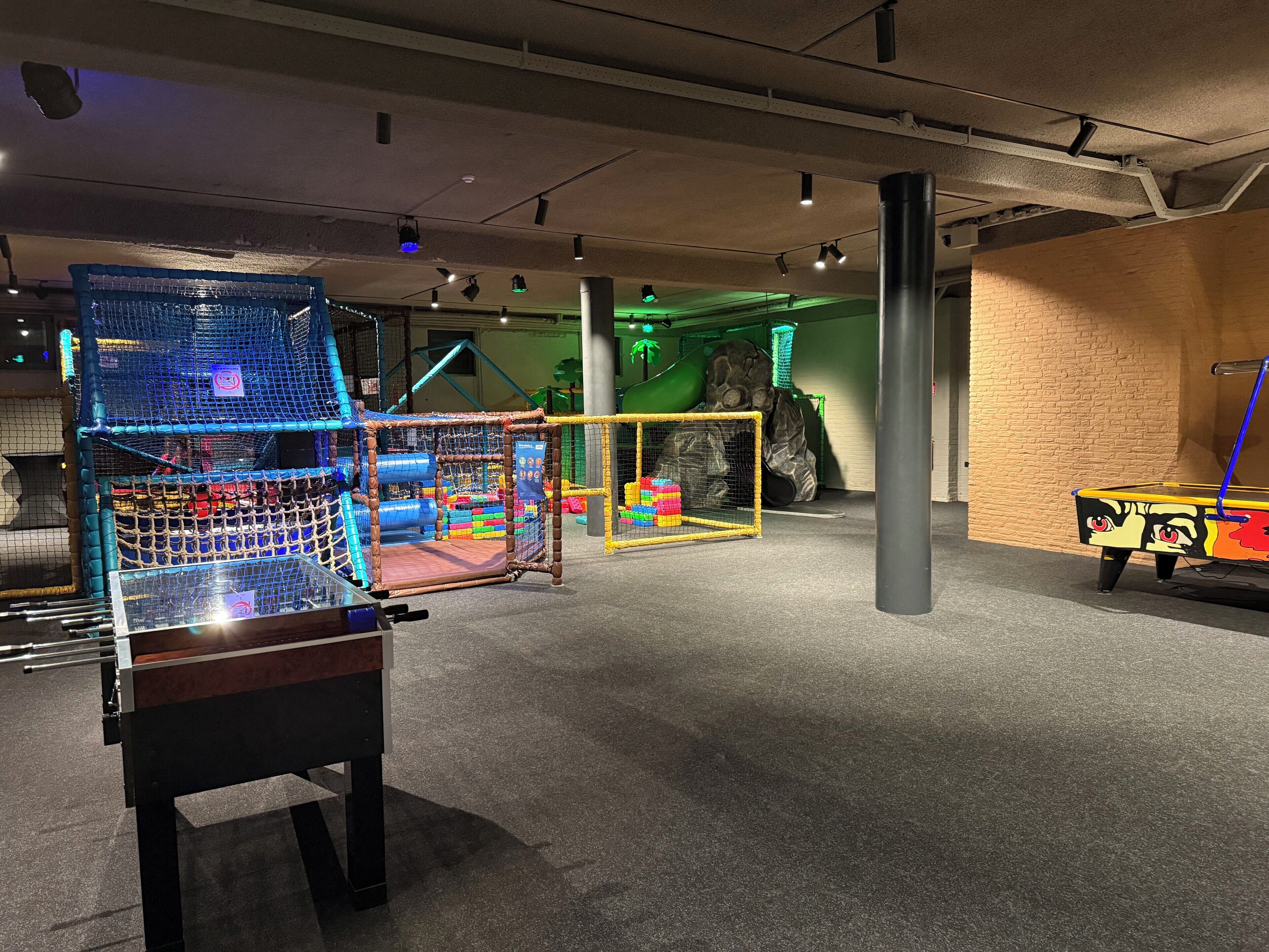 어린이 놀이 공간 - 실내