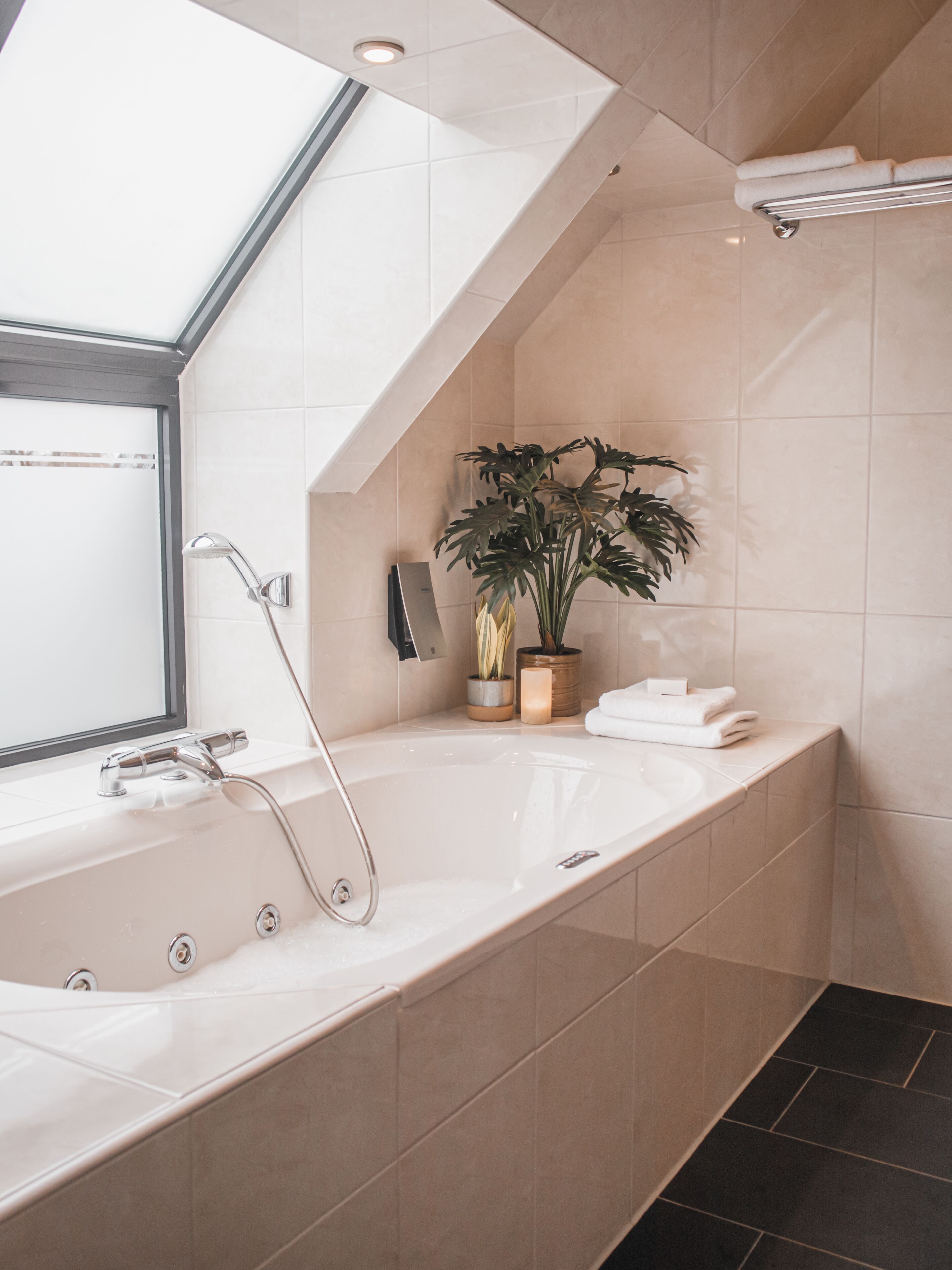 suite, jetted tub | 1 bedroom, in-room safe, desk, free wifi