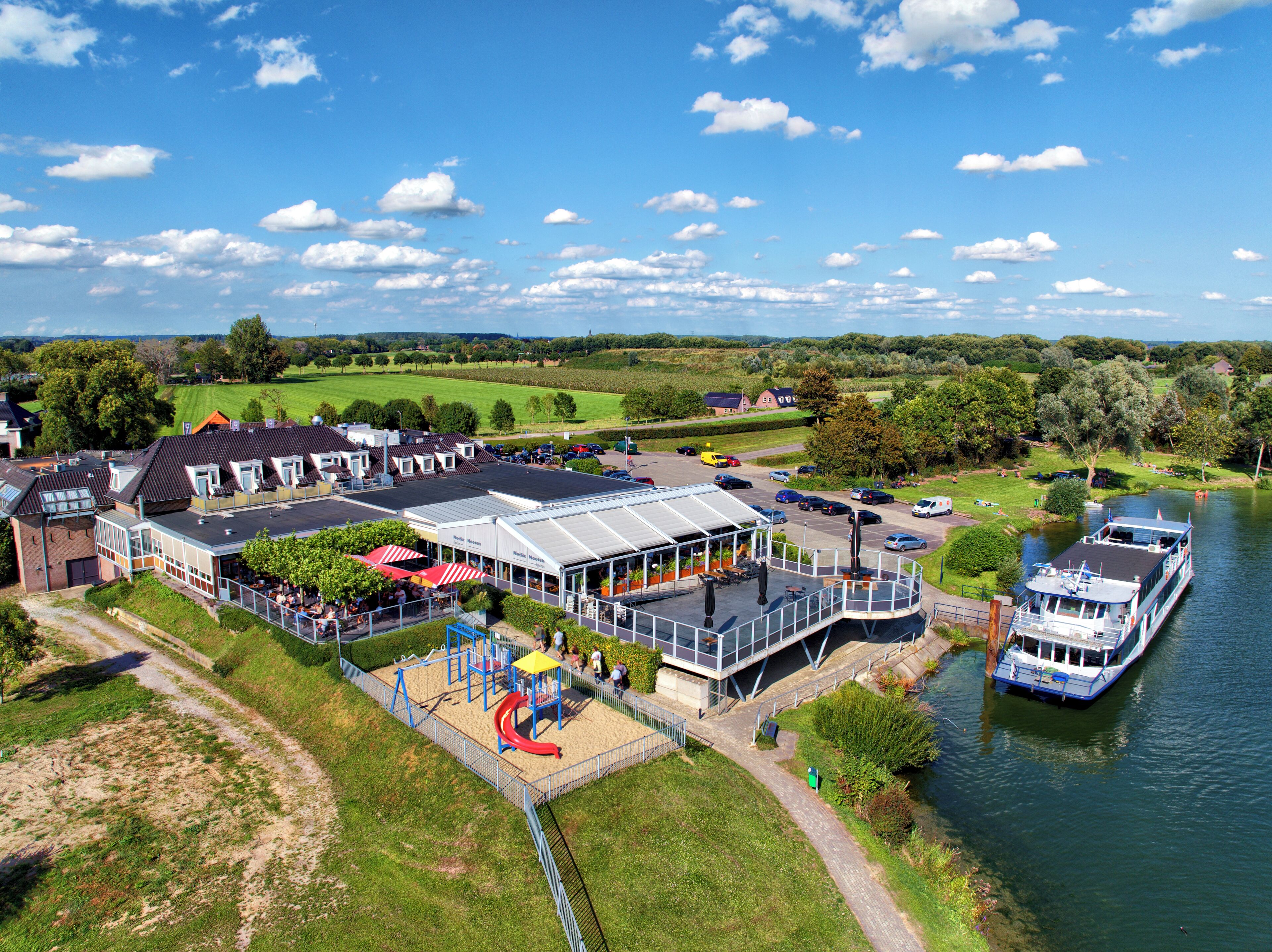 المنشأة من الخارج