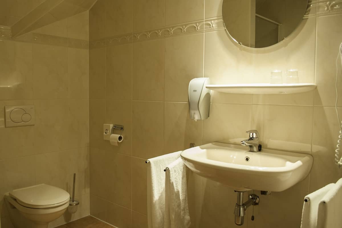 Single Room | Bathroom sink