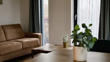1 habitación, caja de seguridad en la habitación y escritorio