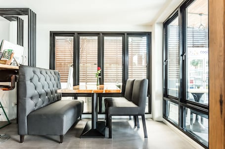 Interior entrance. The Wing Lanna Hotel