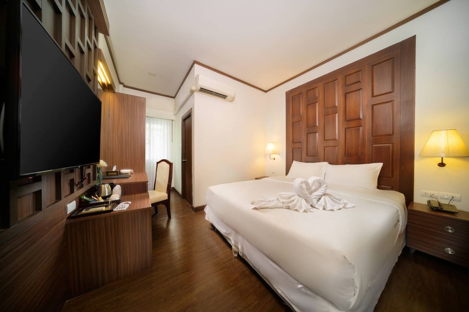 superior twin room | free minibar items, in-room safe, desk, blackout curtains