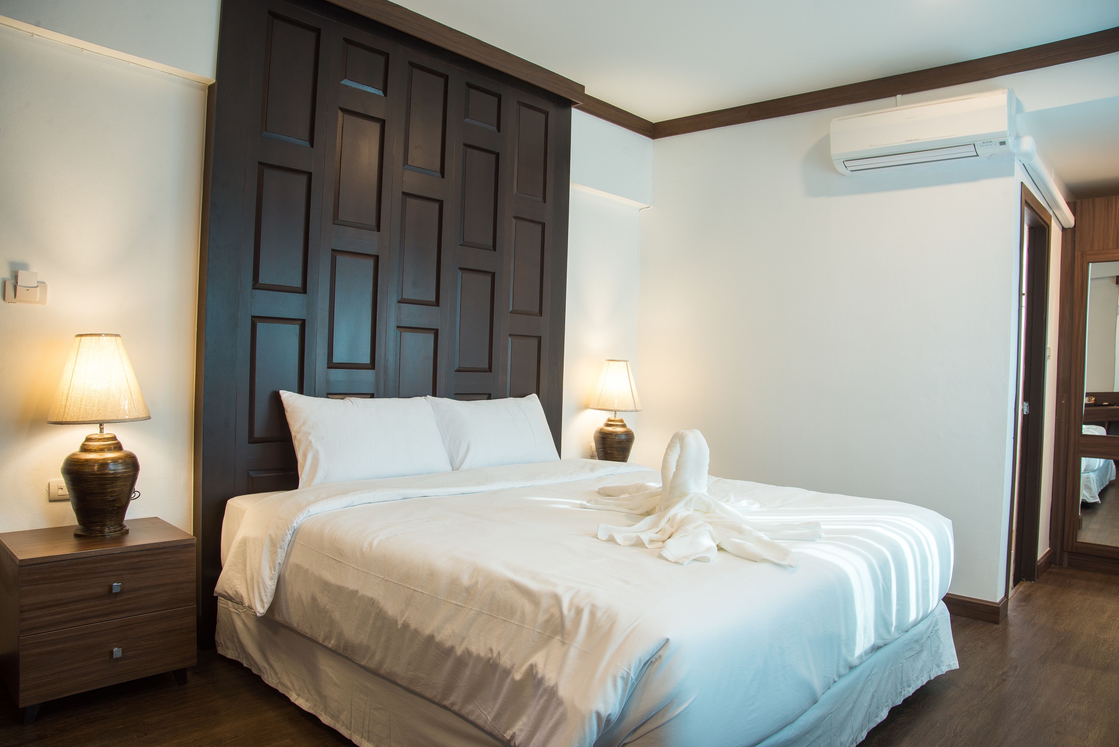 superior double room, 1 bedroom | free minibar items, in-room safe, desk, blackout curtains