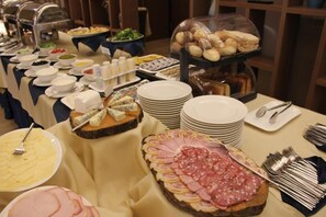 Tägliches inbegriffenes Frühstücksbuffet