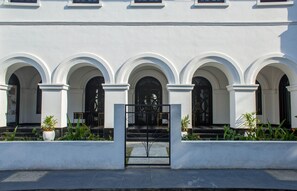 Fachada de la propiedad