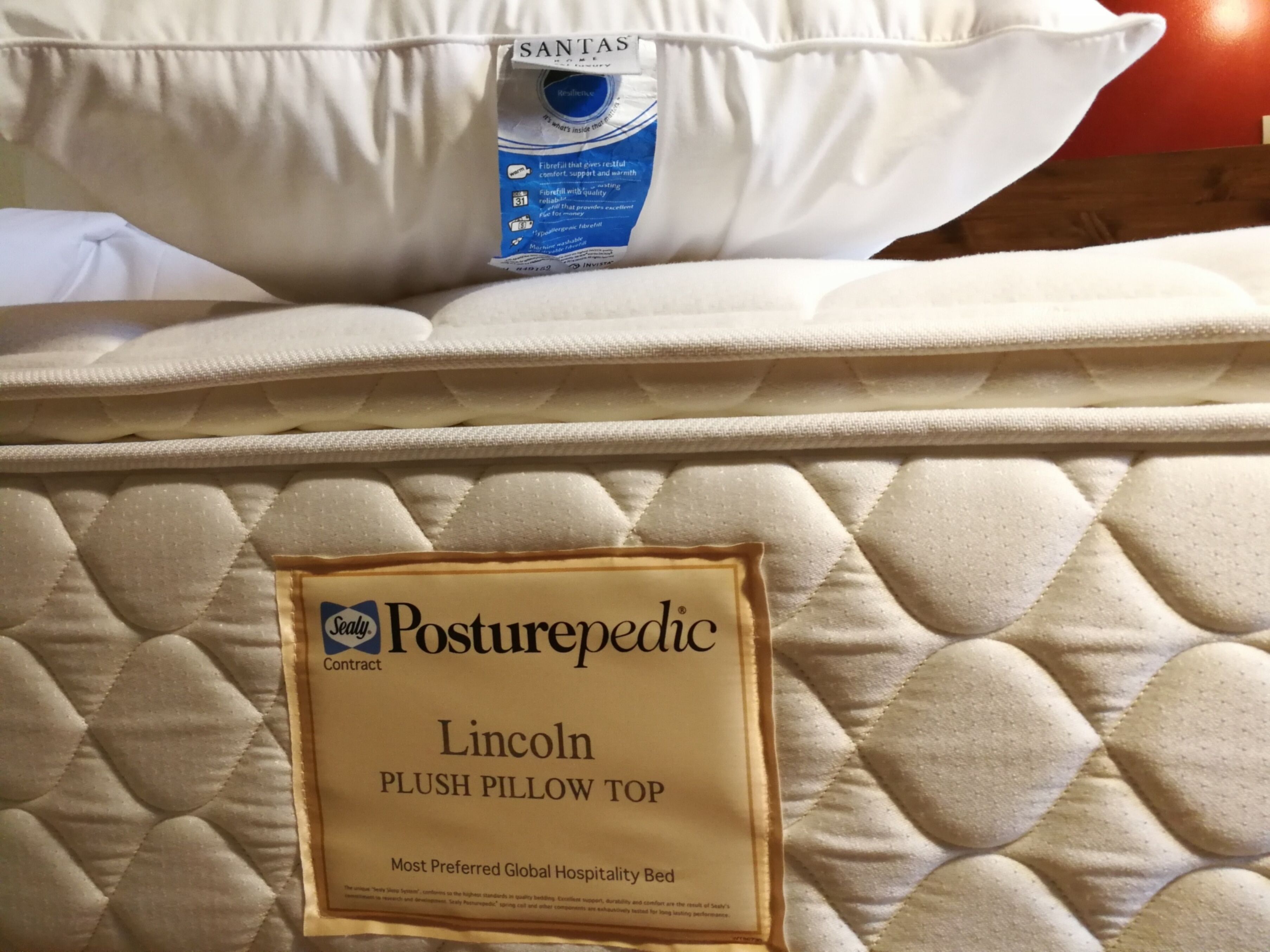 4 bedrooms, memory-foam beds, in-room safe, free wifi