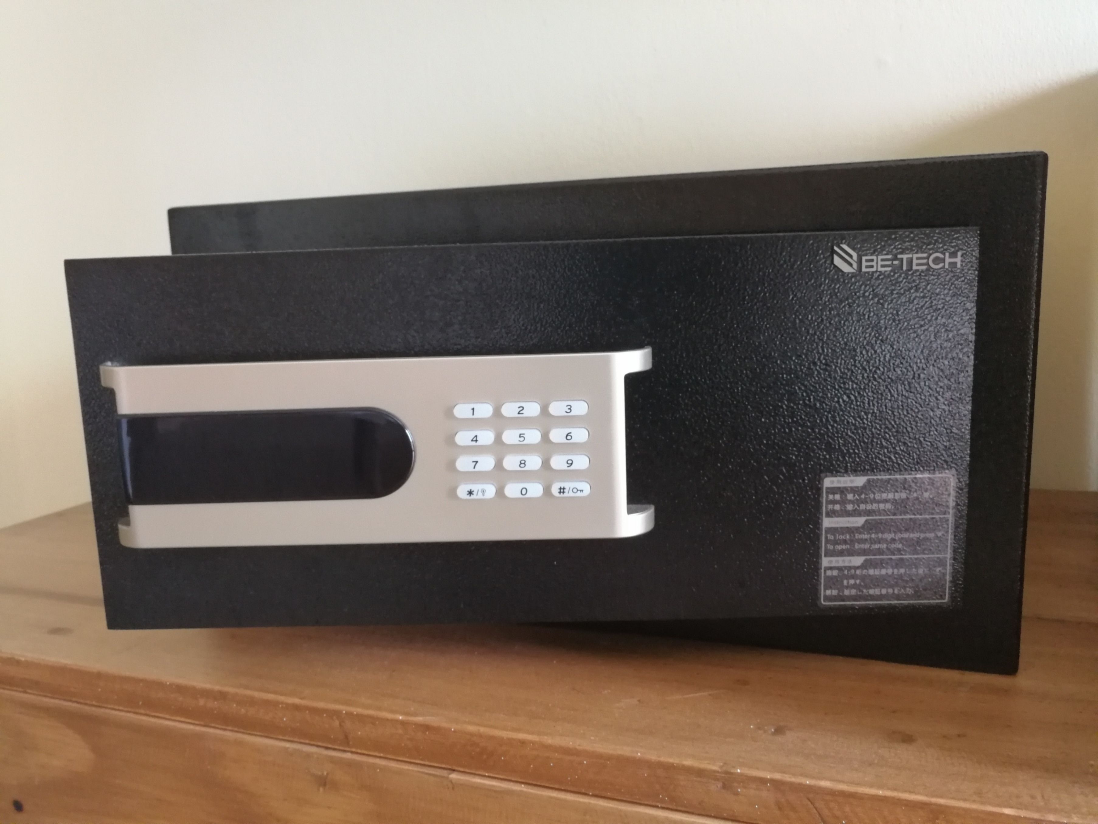 4 bedrooms, memory-foam beds, in-room safe, free wifi