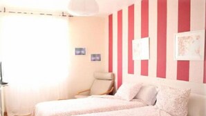 Habitación con 1 cama matrimonial o 2 individuales, baño compartido