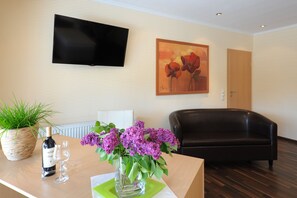 Studio | Allergitestet sengetøy, minibar, skrivebord og lydisolert