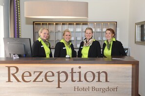 Reception - Burgdorfs Hotel & Restaurant (Hude)