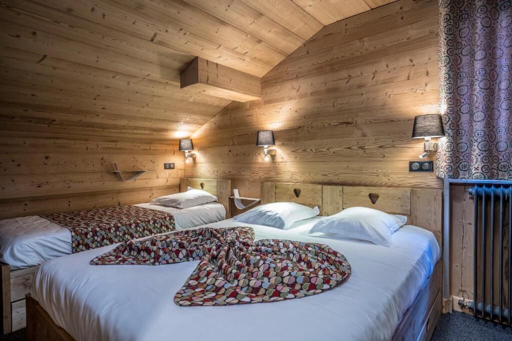 Bộ đồ giường cao cấp, trang trí khác biệt 