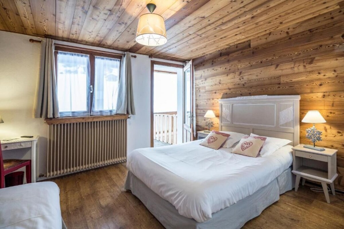 Triple Room, Balcony | Premium bedding, soundproofing, cribs (free), WiFi (free)