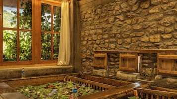 Salas para tratamentos a dois, massagens com pedras quentes