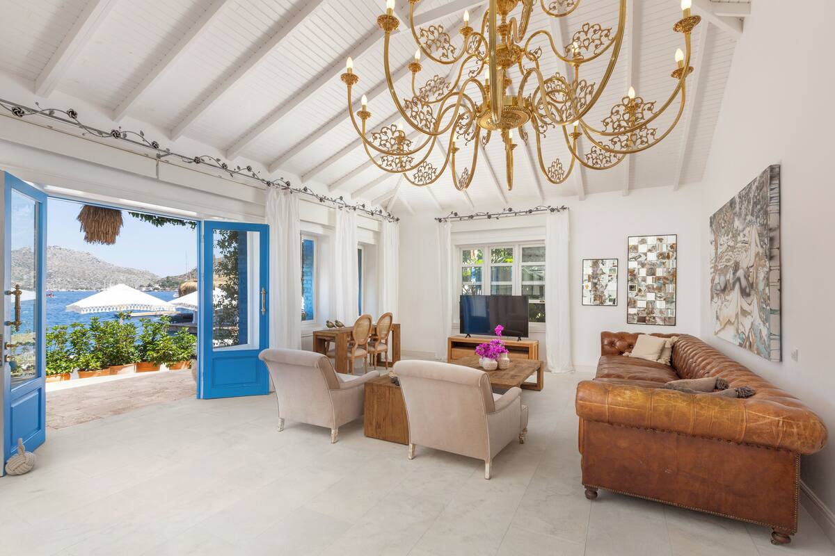 Mediterranean Romance Mansion (Yali) | Italienske Frette-laken og sengetøy av topp kvalitet