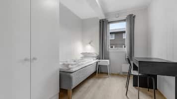 Standard Apartment, 3 Bedrooms | 1 bedroom, individually decorated, individually furnished, desk