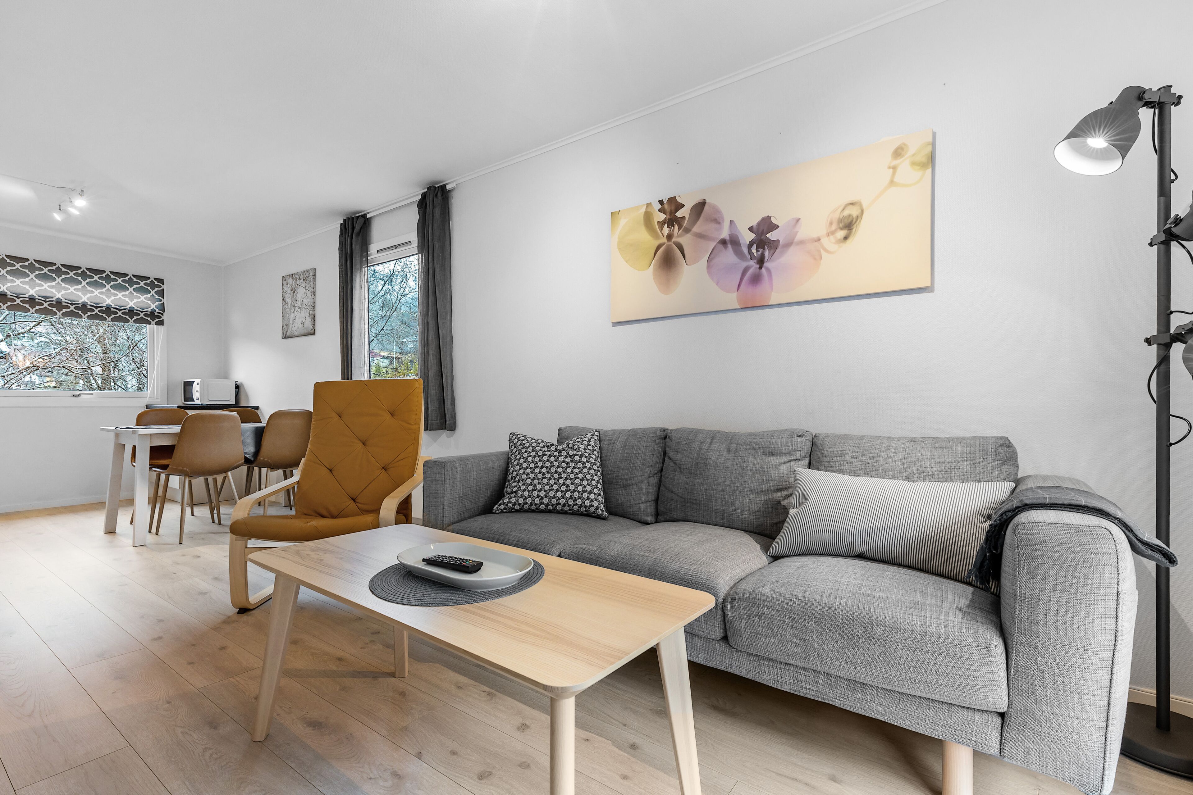 Leilighet – standard, 3 soverom | Oppholdsområde | Flatskjerm-TV