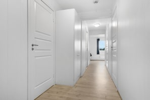 Standard Apartment, 3 Bedrooms | 1 bedroom, individually decorated, individually furnished, desk - Master Apartment Hotel (Bergen)