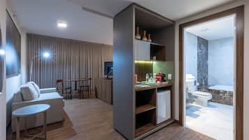 Suite Master Luxo  | Minibar, in-room safe, desk, blackout drapes