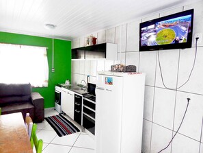 Standard Apartment, 1 Bedroom | Private kitchen | Fridge, microwave, cookware/dishes/utensils