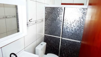 Standard Apartment, 1 Bedroom | Bathroom | Shower, towels