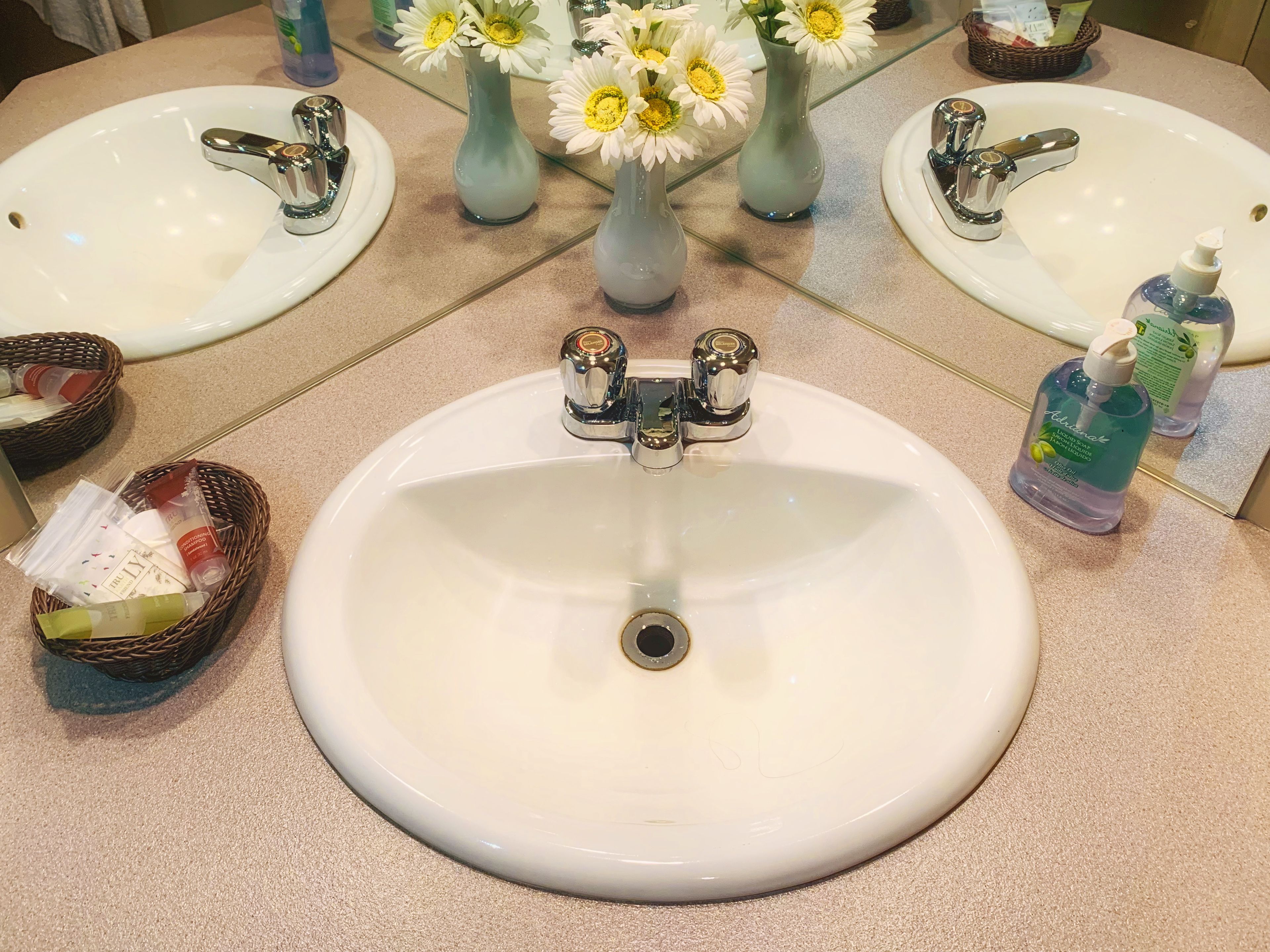 奢華客房, 1 張標準雙人床, 按摩浴缸 | 浴室 | 免費梳洗用品、風筒、提供毛巾