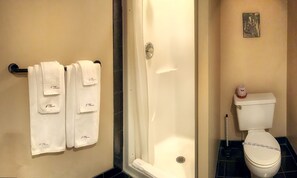 Free toiletries, hair dryer, towels - Motel La Cheminee (St. Jerome)