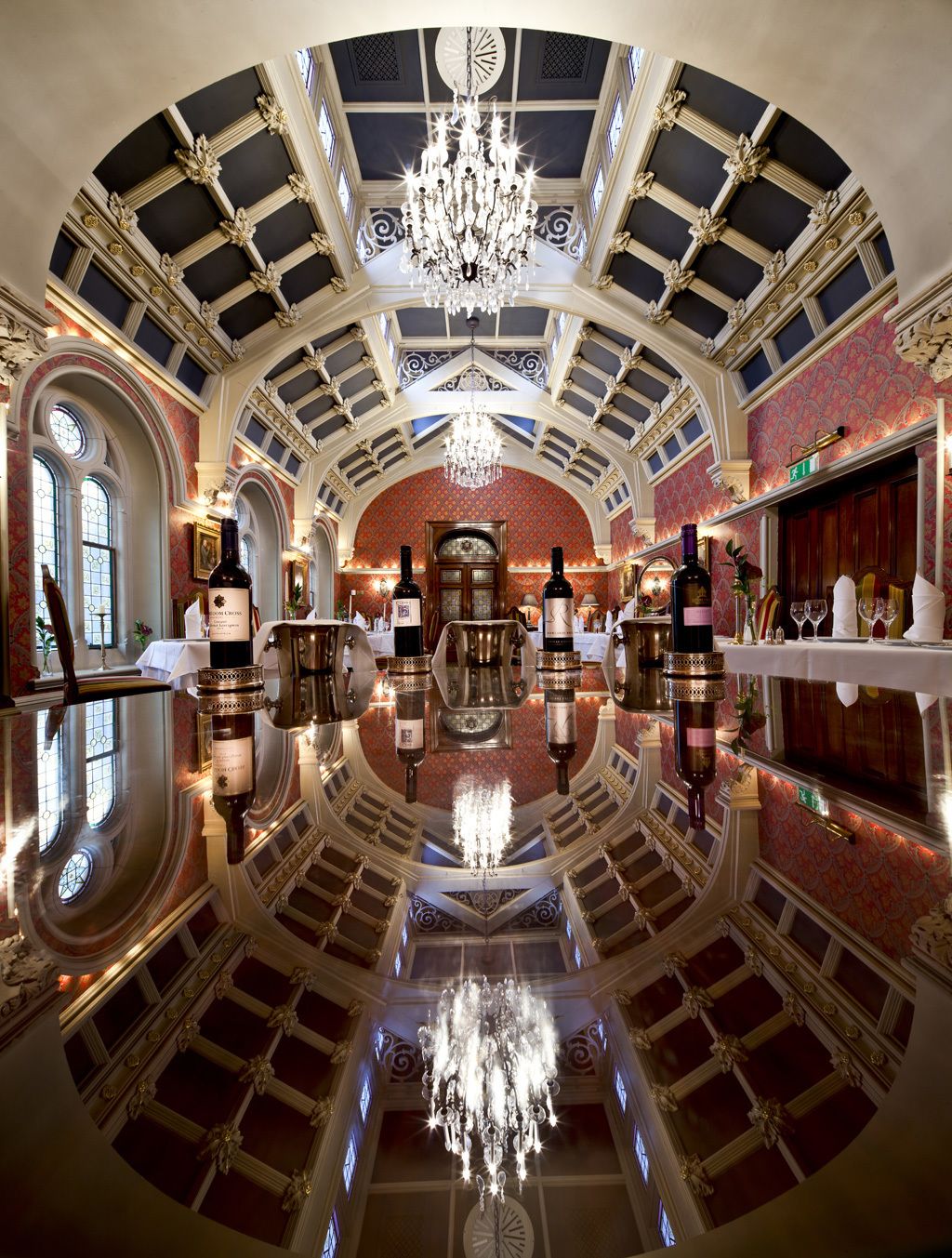 2 restaurants, breakfast, lunch, dinner served; British cuisine 