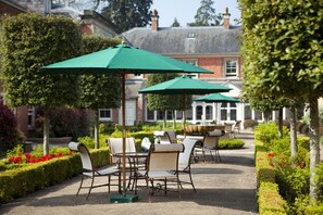 2 restaurants, breakfast, lunch, dinner served; British cuisine - Kilworth House hotel & Theatre (Lutterworth)