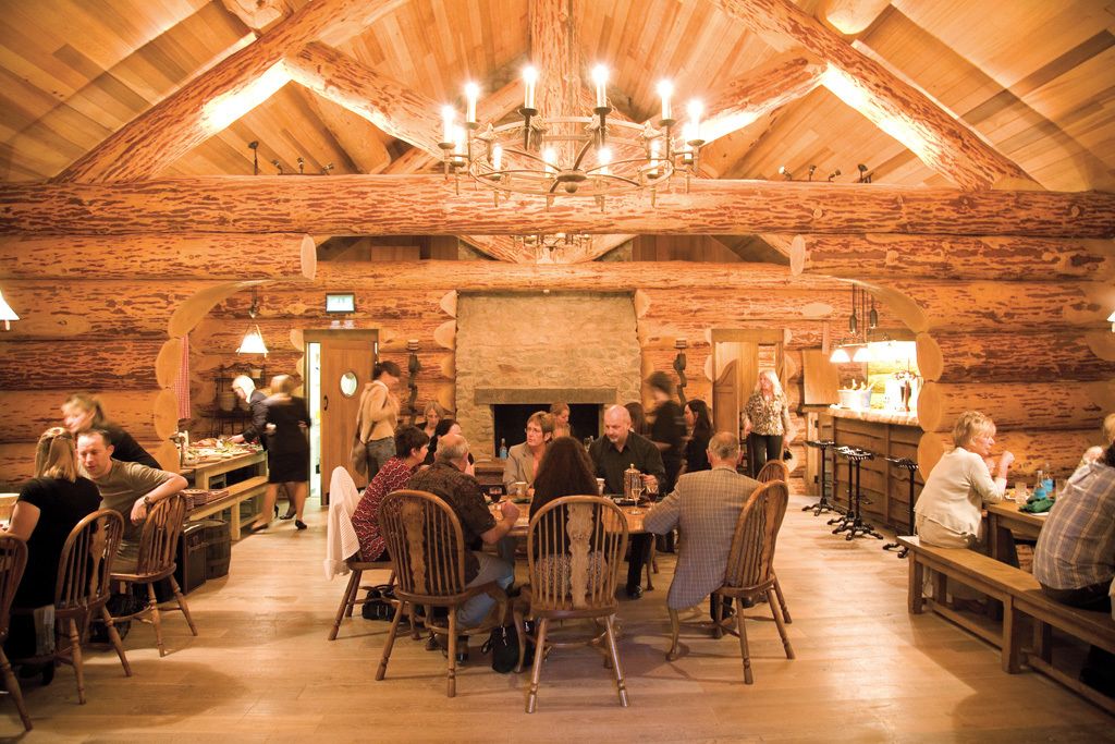 2 restaurants, breakfast, lunch, dinner served; british cuisine