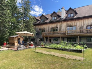 Exterior - La Grange Country Inn (La Peche)