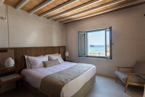 Deluxe Double Room with Jetted Tub Sea View | Minibar, Zimmersafe, Verdunkelungsvorhänge, schallisolierte Zimmer