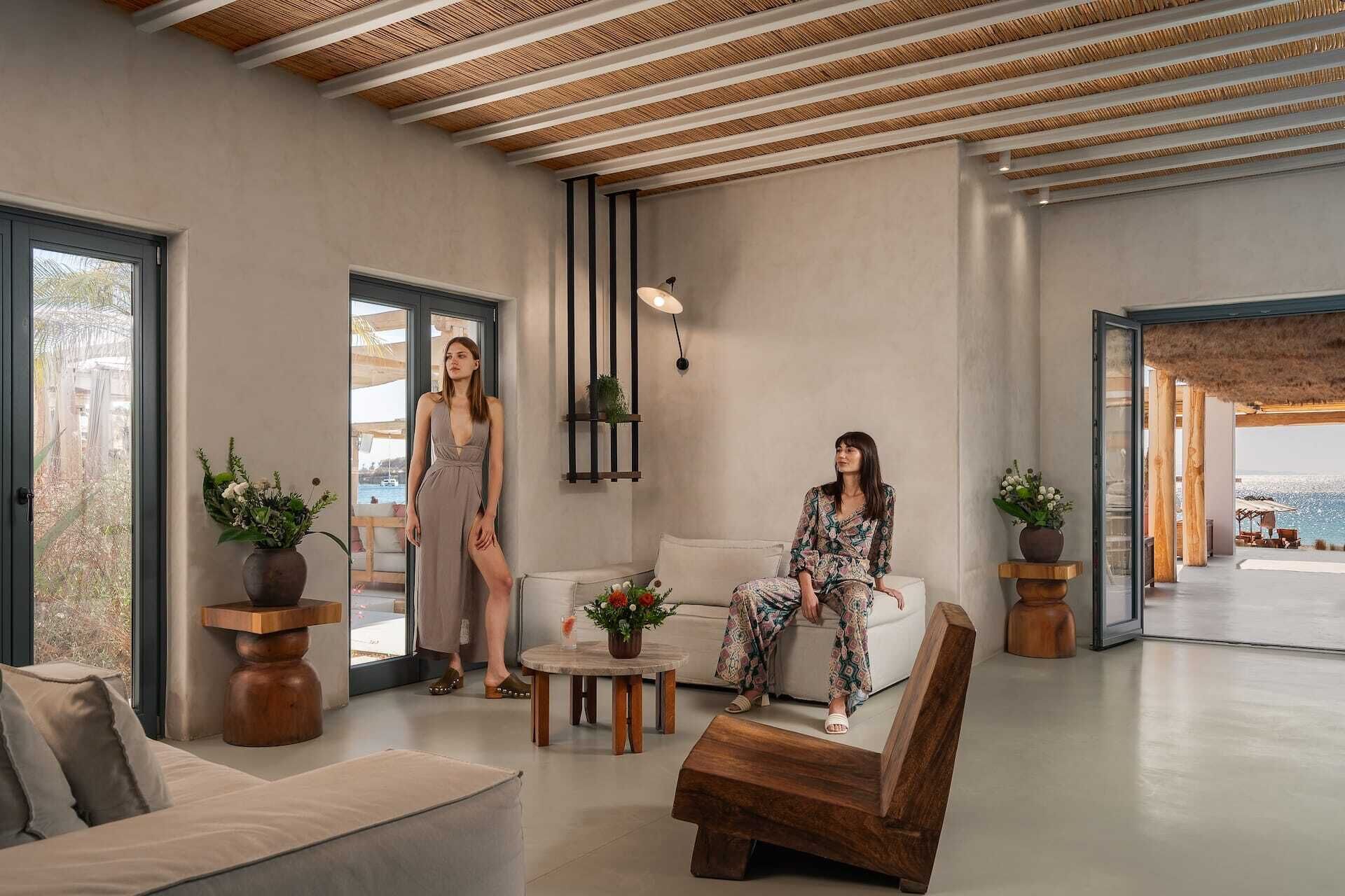 40-inch flat-screen tv with satellite channels, tv