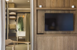 Quarto casal superior, vista para o mar | Comodidades do quarto