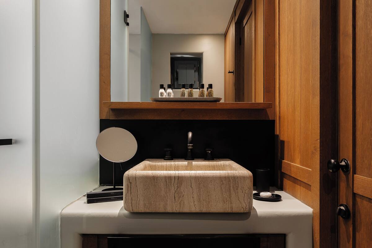 superior double room, sea view | bathroom | shower, rainfall showerhead, designer toiletries, hair dryer