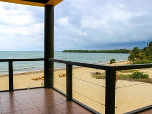 Apartemen, 1 kamar tidur | Pemandangan pantai/laut