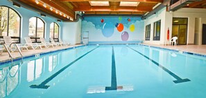 Indoor pool, pool loungers
