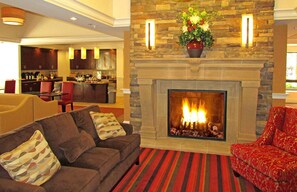 Lobby - Penn Wells Lodge (Wellsboro)