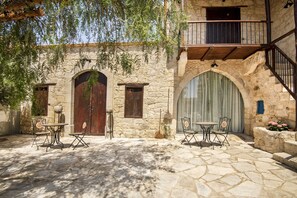 Terrace/patio - Meleni Cottage Houses (Pareklisia)