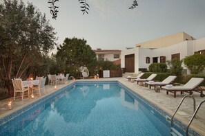 Outdoor pool - Meleni Cottage Houses (Pareklisia)